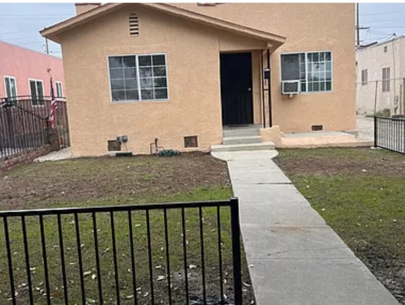 2749 Orchard Pl Unit 1, South Gate, CA 90280 Room for Rent in South