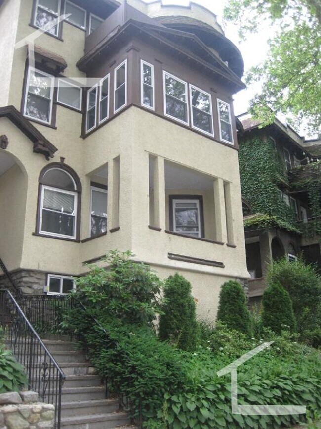 Foto del edificio - 201 Rawson Rd