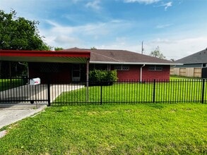 Building Photo - 13421 Utica St