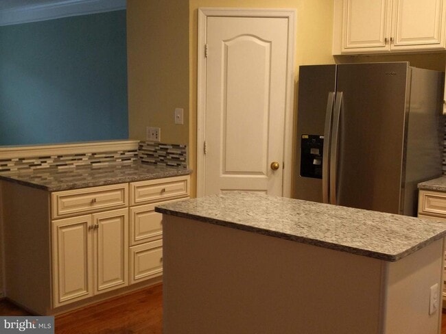 Building Photo - 13097 Park Crescent Cir