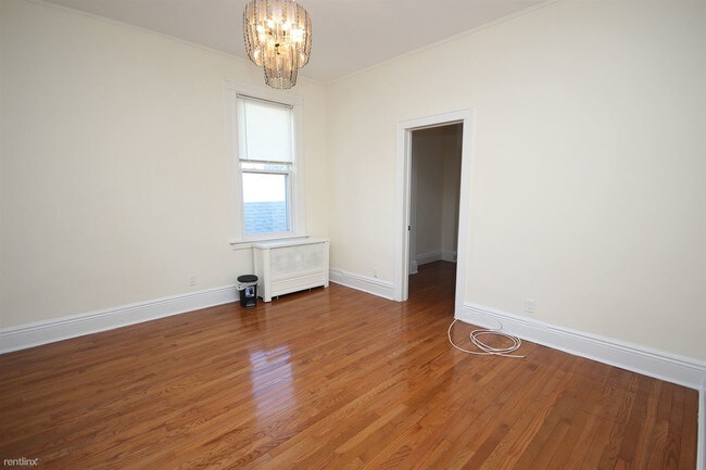 Building Photo - 2376 32nd St