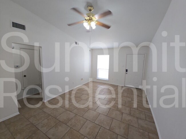 Foto del edificio - 1104 Columbia Ave