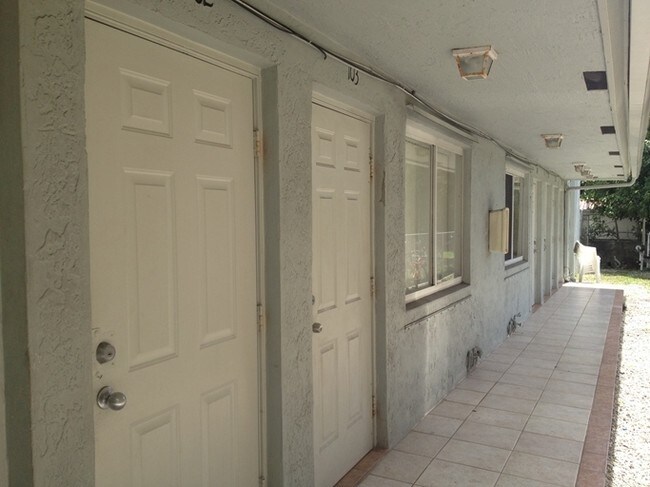 Foto del edificio - 1901 NW 24th Ct