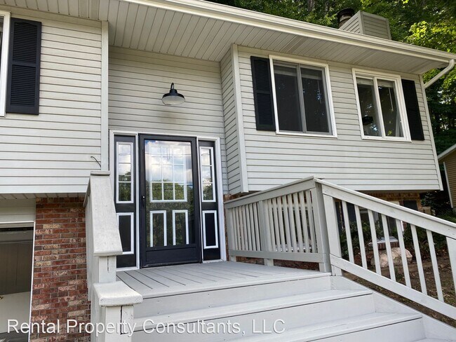 Building Photo - 3 br, 2.5 bath House - 5564 Coit Ave NE