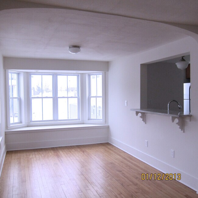 Foto del edificio - Charming Two-Story Home for Rent