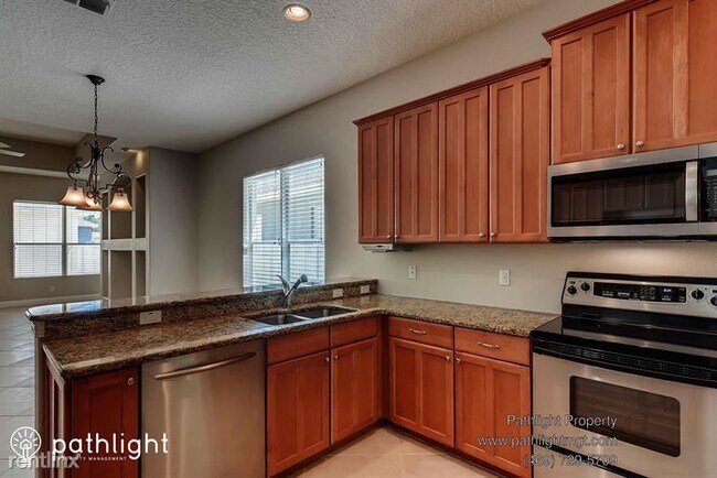 Foto del edificio - 4 br, 2 bath House - 120 Avery Lake Drive ...