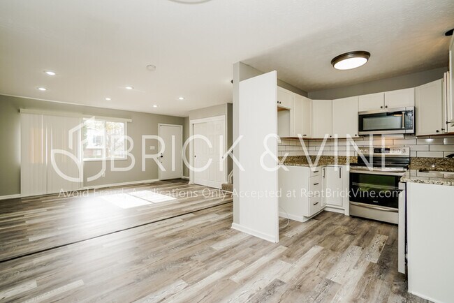 Building Photo - Fantastic Home in Columbus