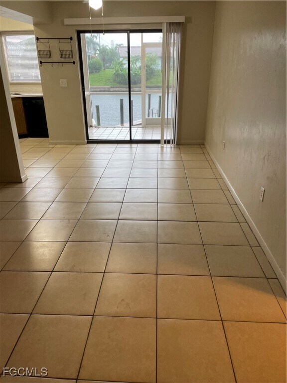 Foto del edificio - 3905 Del Prado Blvd S