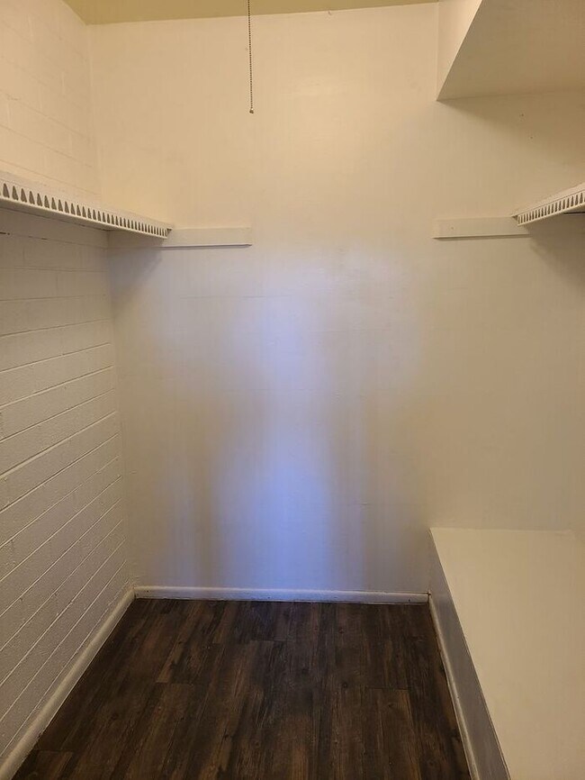 Building Photo - 4350 E Fairmount St