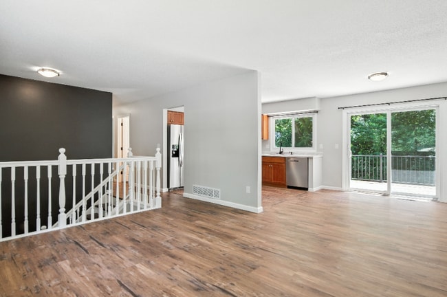 Foto del edificio - 7680 Berkshire Way