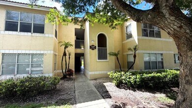Building Photo - 12400 Vista Isles Dr