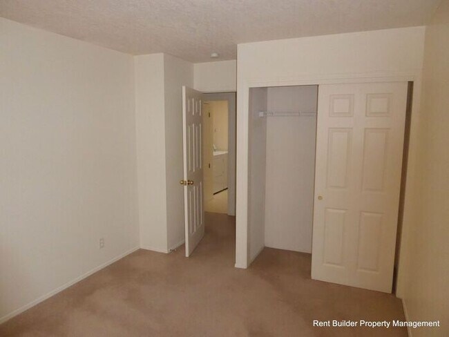 Building Photo - 537 Terrace Dr NE