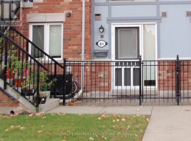 Photo du bâtiment - 2275 Bur Oak Ave