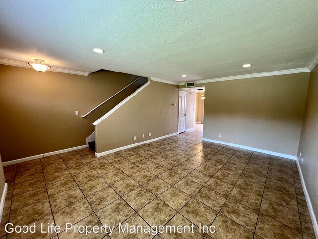 Foto del edificio - 2 br, 1.5 bath House - 1427 N. Broadway #B