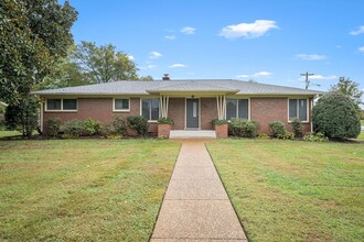 Building Photo - 902 Whitehall Rd