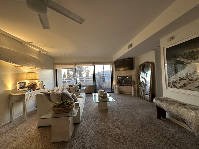 Foto del edificio - 5726 La Jolla Blvd