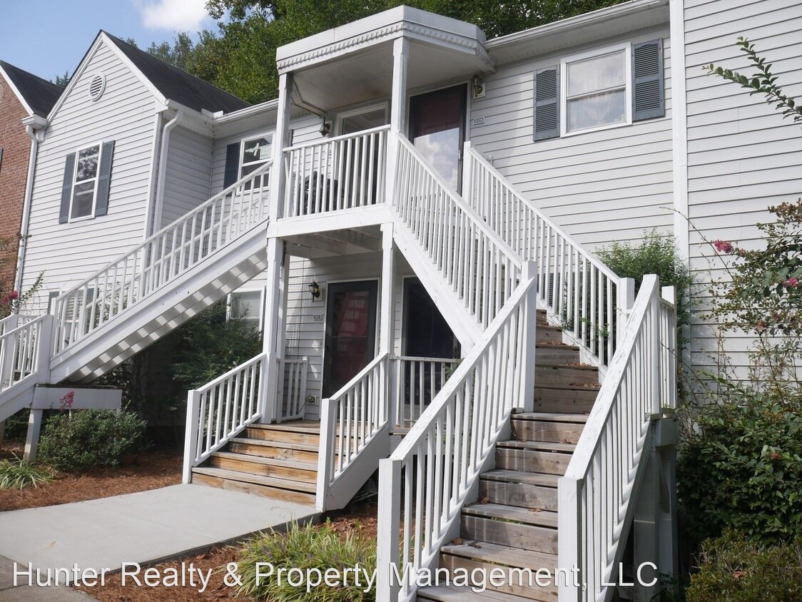 Primary Photo - 135 Columbine Dr