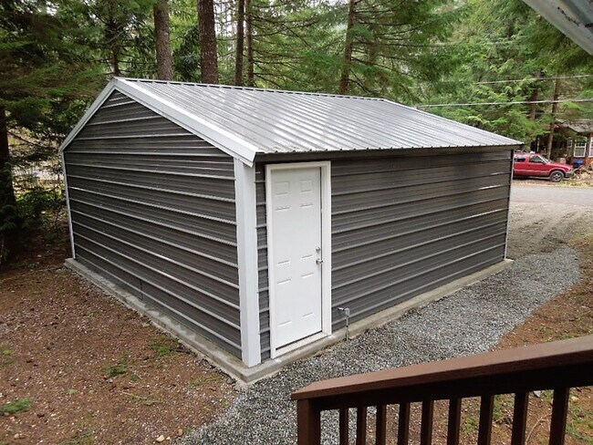 Foto del edificio - Remodeled 3 Bedroom Home with 2 Car Garage!
