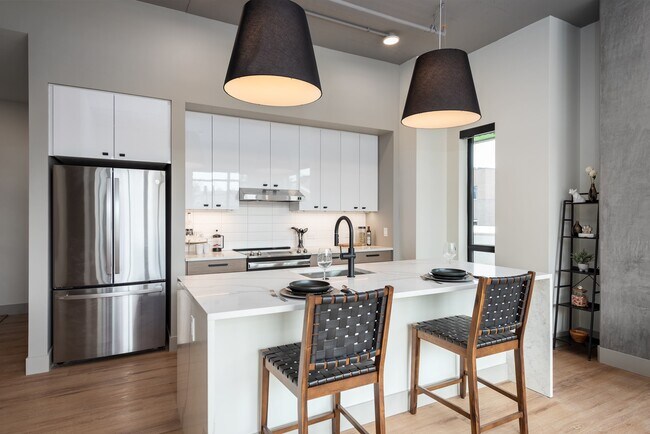 Foto del edificio - Bemiston Place Apartments