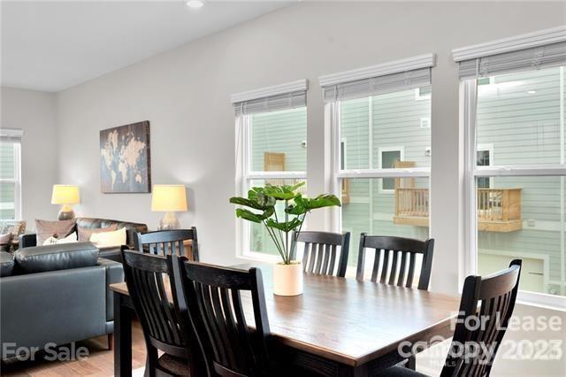 Foto del edificio - 2410 Arbor Loop Dr