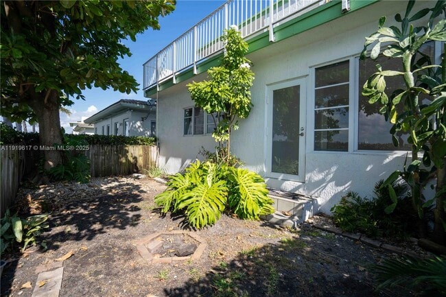 Foto del edificio - 2180 Bay Dr