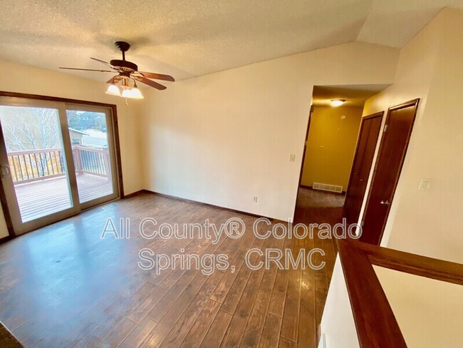 Building Photo - 825 Quail Lake Circle