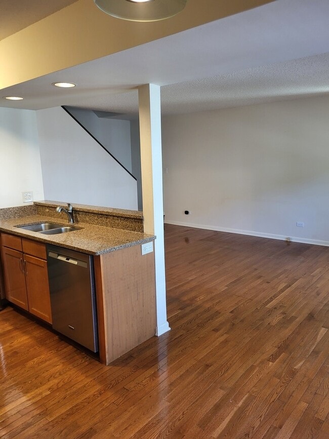 Building Photo - 1154 W Inverrary Ln