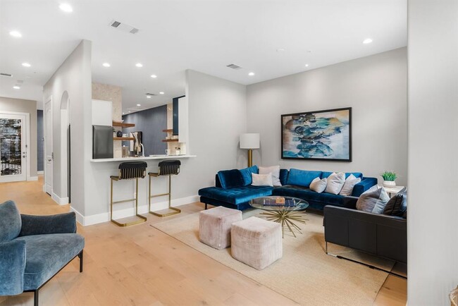 Foto del edificio - 1529 Barton Springs Rd