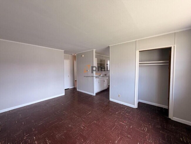 Foto del edificio - 3003 Oakdale Ave