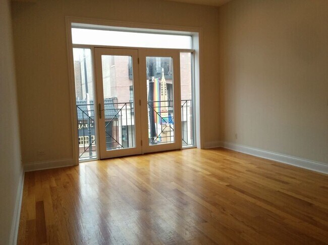 Building Photo - 3341 N Halsted St