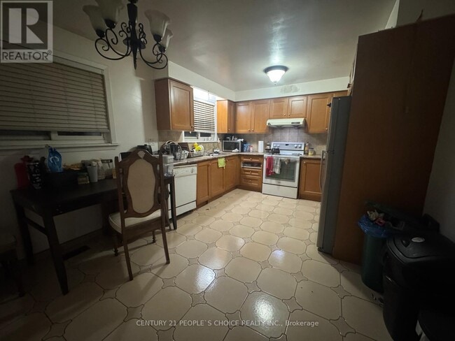 Building Photo - 7523 Middlebrook St