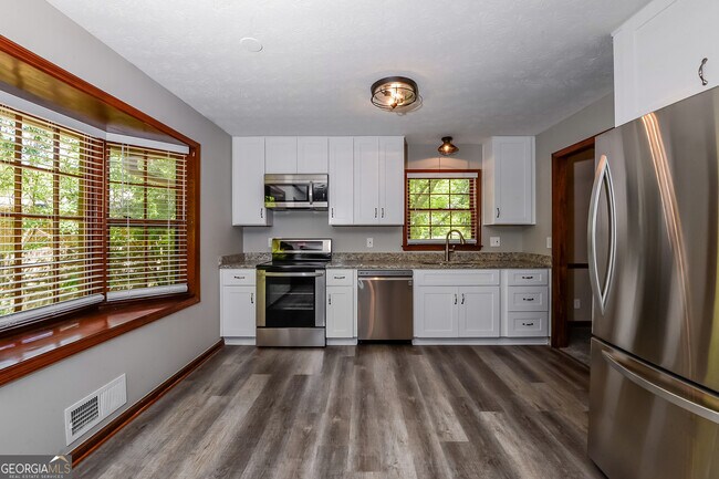 Foto del edificio - 3445 Colony Dr SE