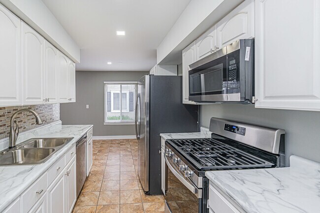Foto del edificio - 1447 Quaker Ln