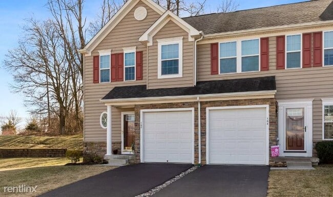 Building Photo - 3 br, 3 bath Townhome - 160 Tulsk Rd