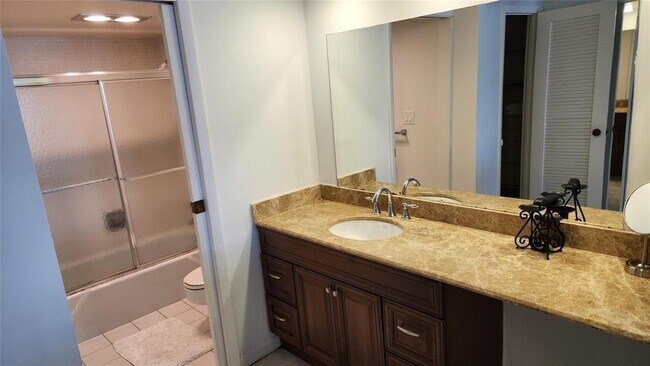 Foto del edificio - 405 N Ocean Blvd