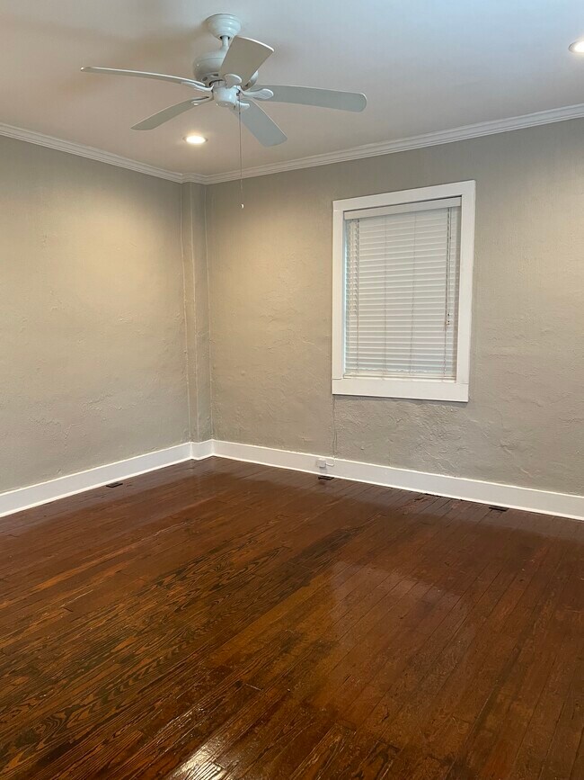 Building Photo - 1430 Smolian Plz