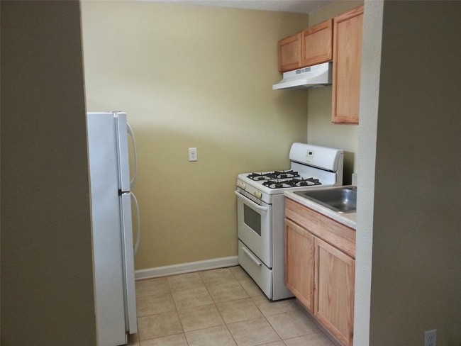 Foto del edificio - 7742 Park Pl Blvd