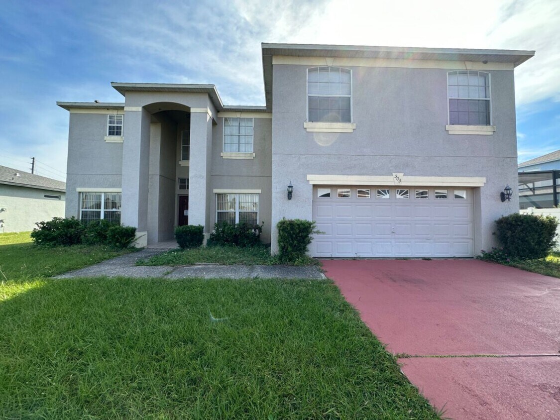 Primary Photo - Extremely SPACIOUS 2 story 4 bedroom home ...