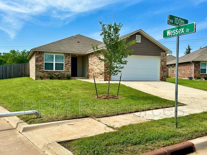 Primary Photo - 11113 NW 100th St