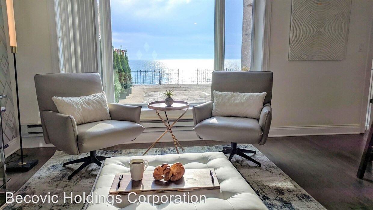 Foto principal - 7609 N Eastlake Terrace