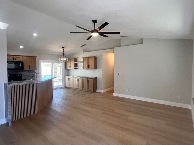 Building Photo - Back on the market! Available now! Impeccably Remodeled Long-Term Rental