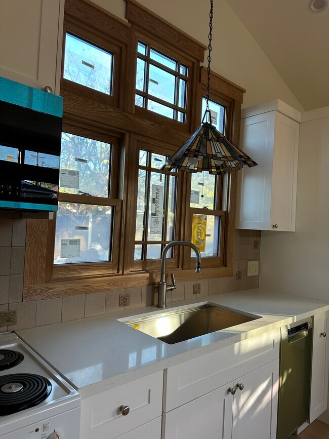 Foto del edificio - 1719 Loma Vista St