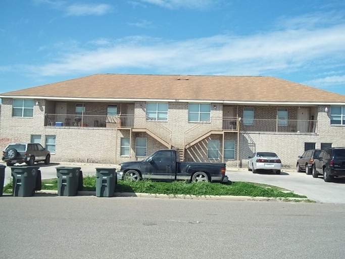 Building Photo - 3207-3305 Magdalena St