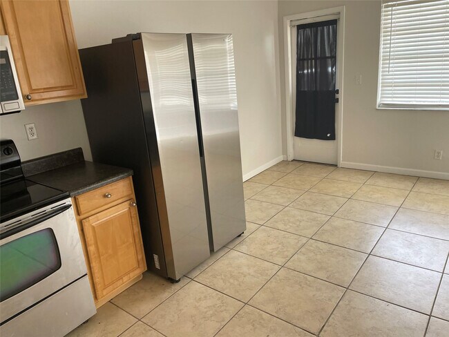 Foto del edificio - 4051 NE 13th Ave