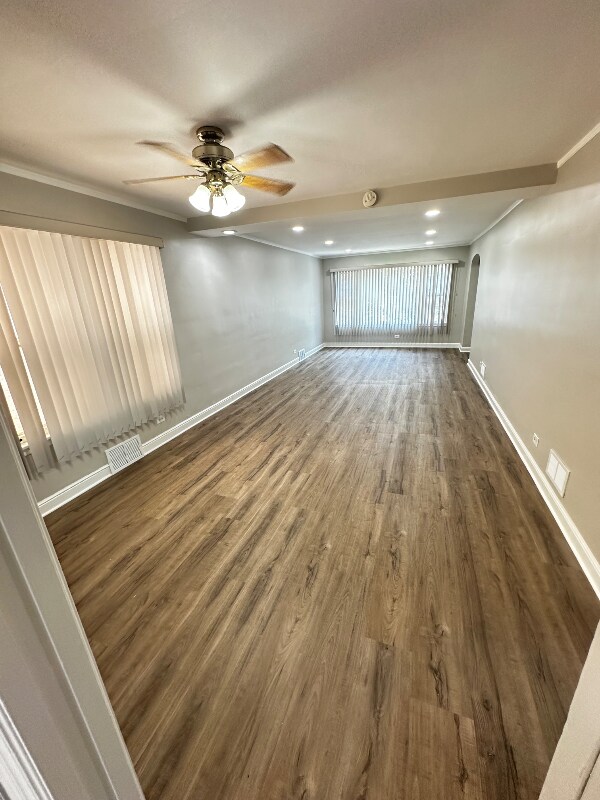 Foto del edificio - 10324 S Vernon Ave