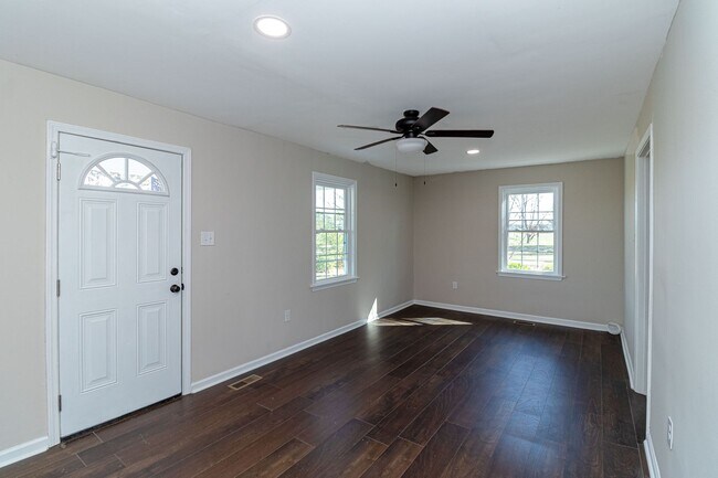 Foto del edificio - Cute 3 Bed/2 Bath Farmhouse!