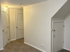 Building Photo - 410 Sunnybrook Ln
