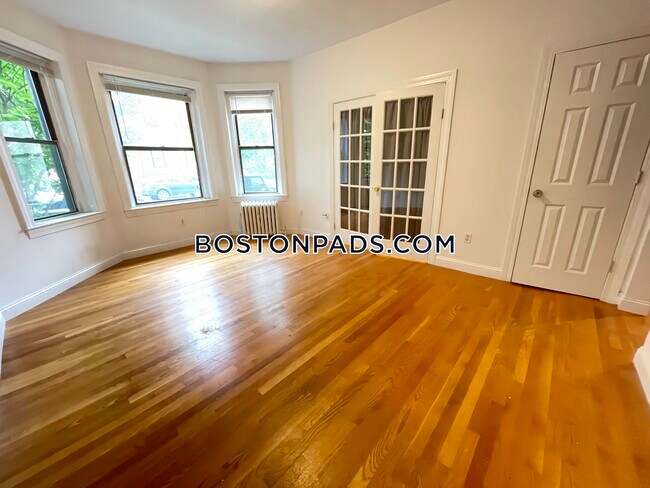 19 Peterborough St Unit 1 photo'