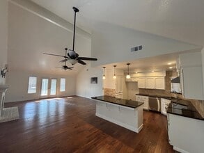 Building Photo - 4249 W Capitola Ave