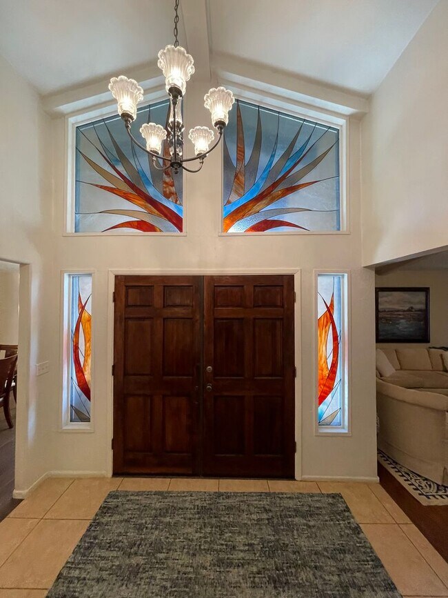 Building Photo - Fully Furnished Solar Home near Hospital!